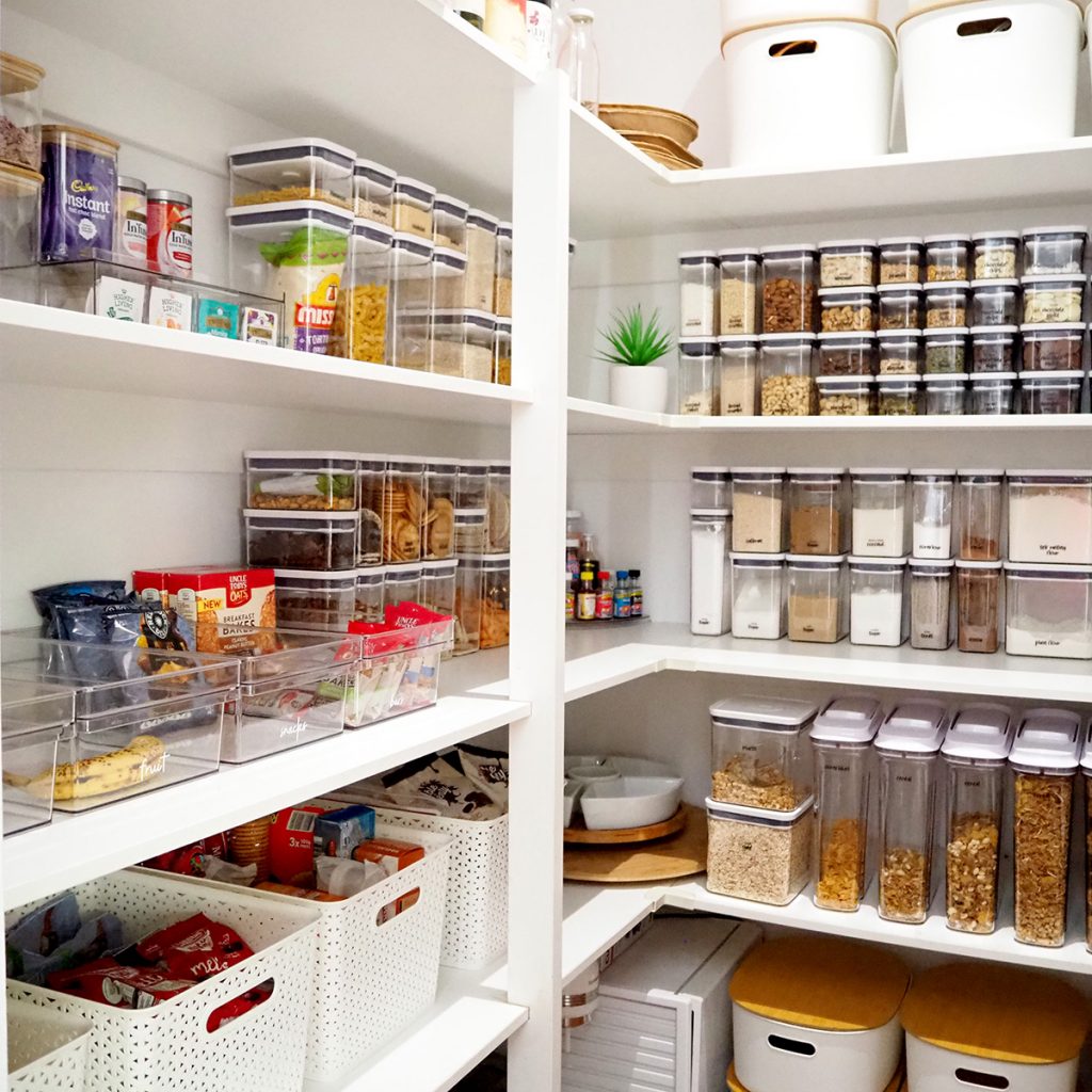https://cdn.shopify.com/s/files/1/0558/3441/1140/t/9/assets/how-to-organise-your-pantry-18-1024x1024.jpg?v=1645038693