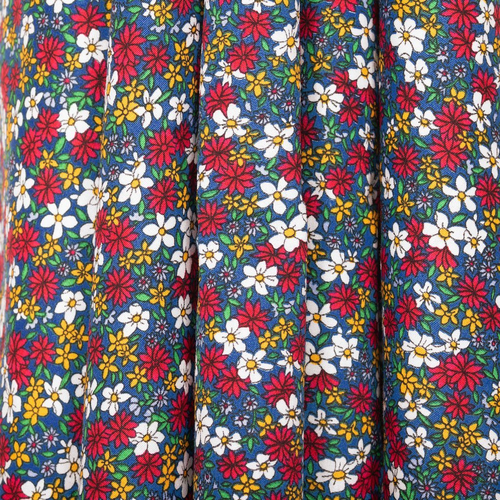 Daisy Print Fabric 100% Cotton Floral Pattern 58/60