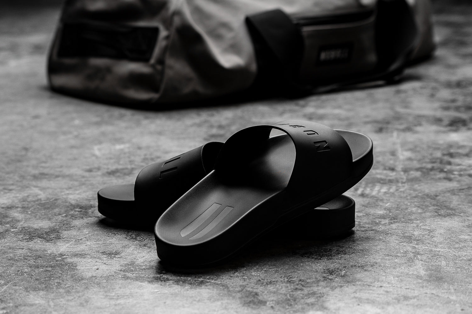 MEN'S BLACK SLIDE- Men's Adjustable Slides – NOBULL