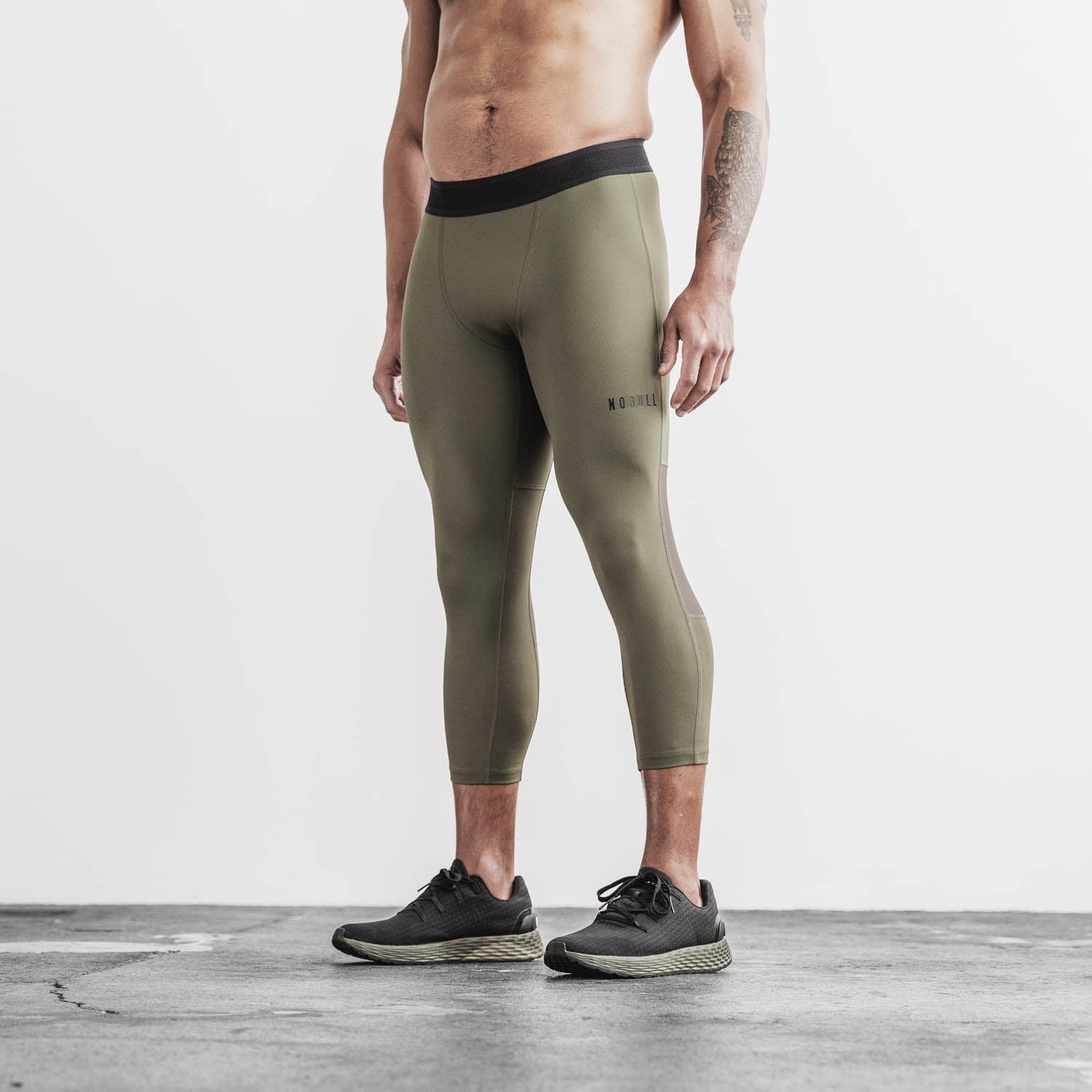 Yoga Apparel Manufacturer Custom Men's Dry Fit Compression