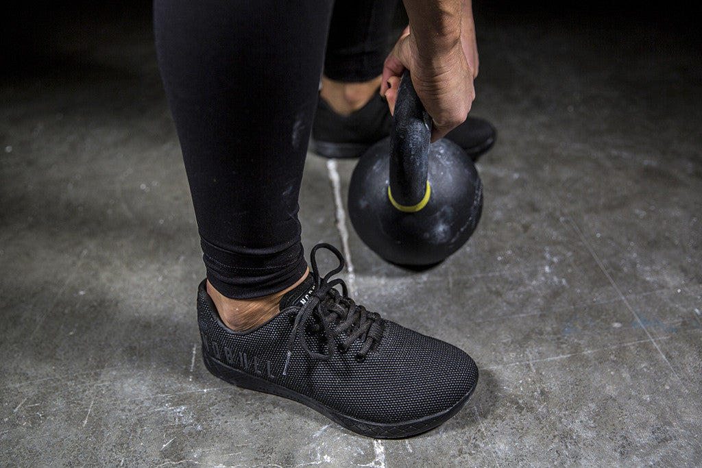 BLACK TRAINER (WOMEN'S).