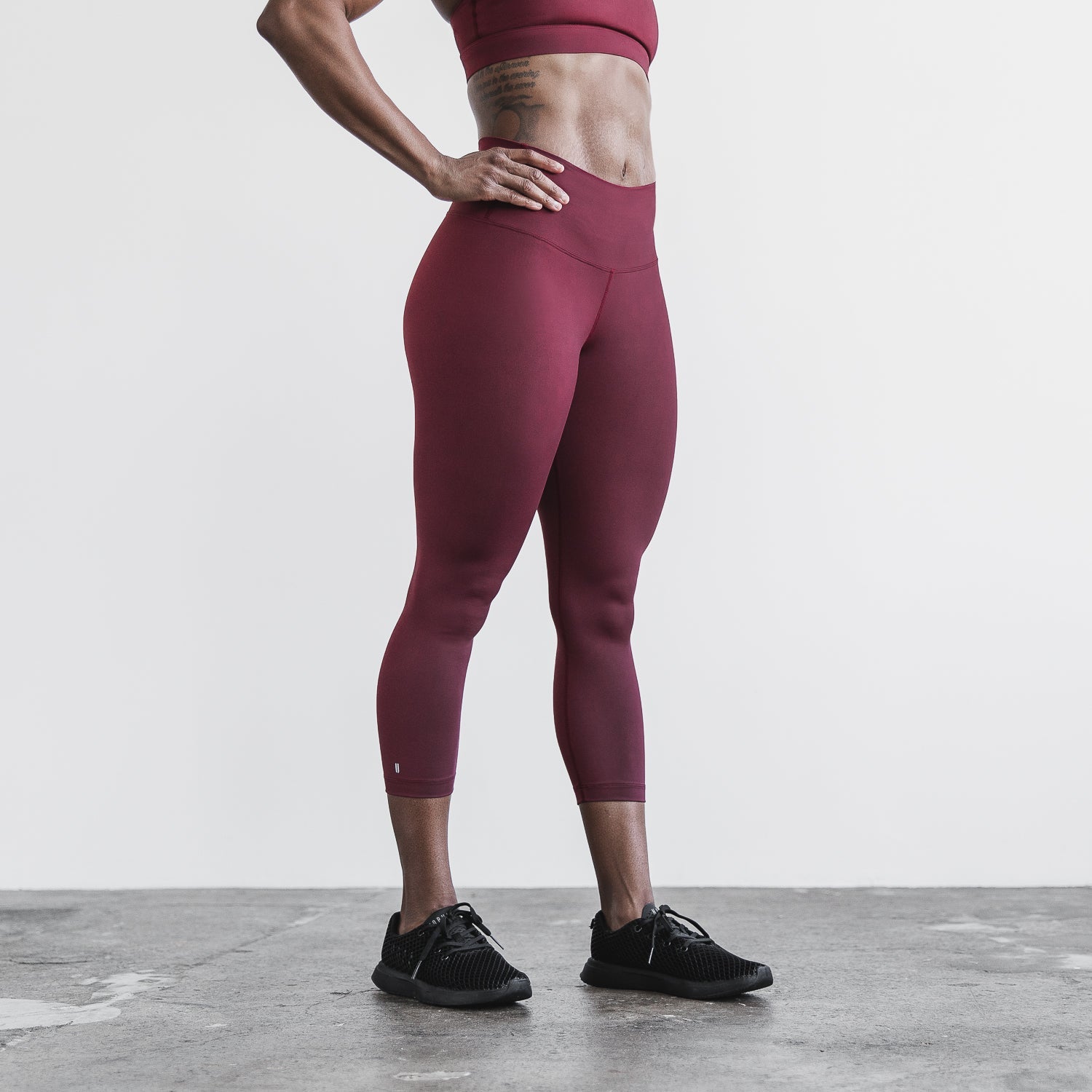 Women's High-Rise Matte Tight 21