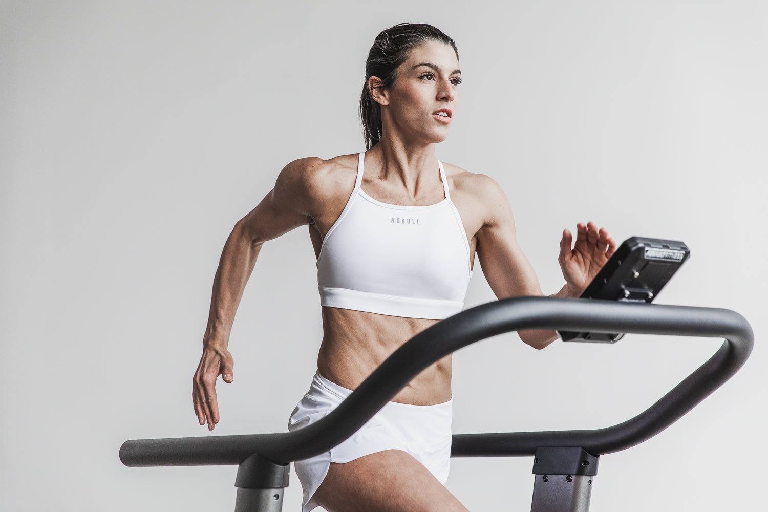 HIGH-NECK SPORTS BRA