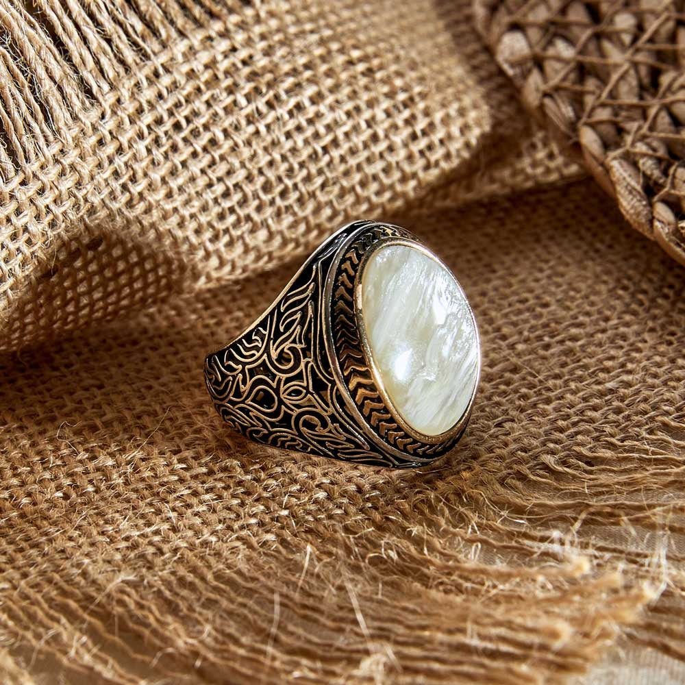 Fernand Demaret Tahitian Pearl 18 Carat Yellow Gold Ring – Les Pierres de  Julie
