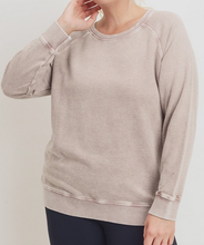 Load image into Gallery viewer, (Plus-Size) Mineral-Wash Terry Pullover (6592989888720)
