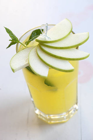 Apple cocktail