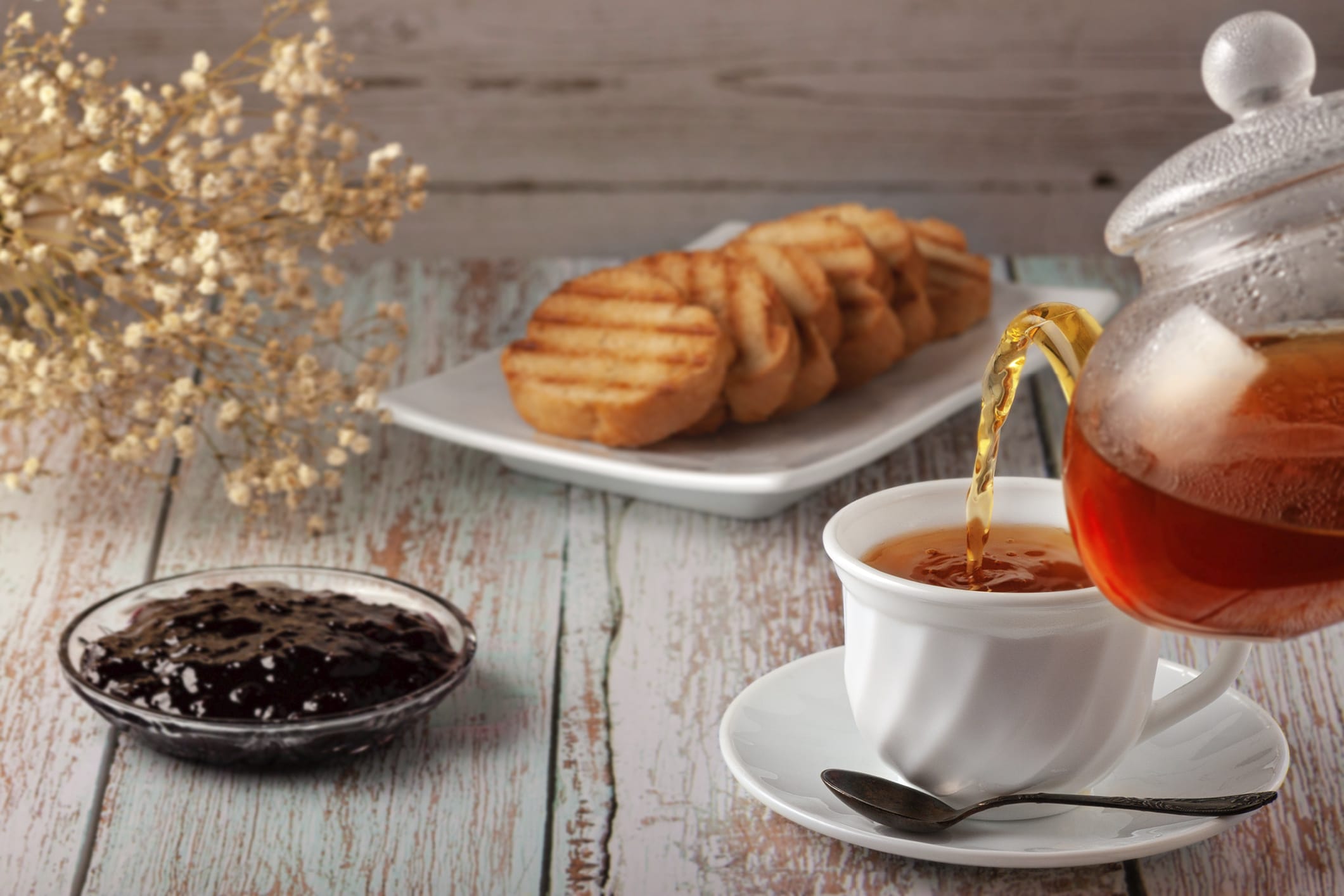 Tè e biscotti per colazione