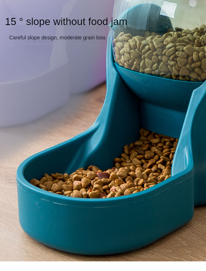 Automatic Feeder and Waterer for Dogs and Cats - Careful slope design
