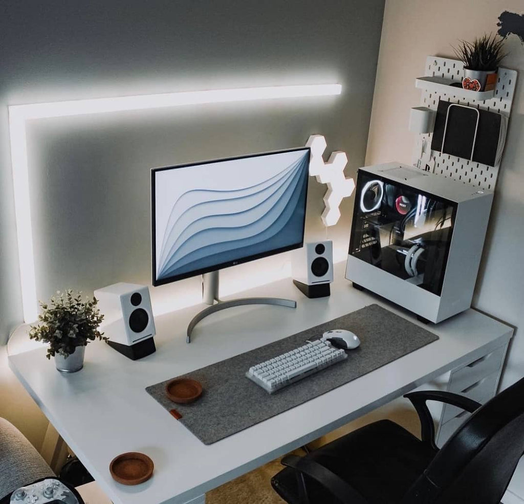 Desk Setups For Creative Workspace