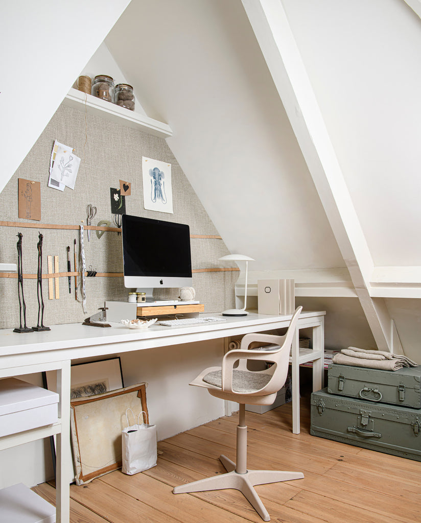 Light & Airy Home Office Setup  Cozy home office, Home office setup,  Office room decor
