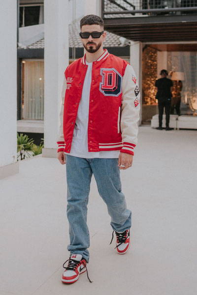 men-multi-color-leather-jacket-with-white-tee-shirt-and-blue-jeans