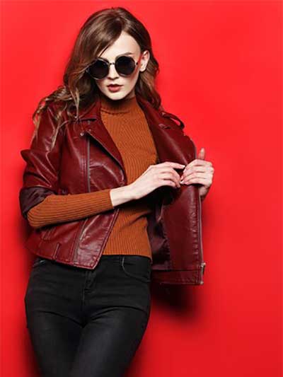 women-burgundy-leather-jacket-with-black-pants-and-brown-turtle-neck