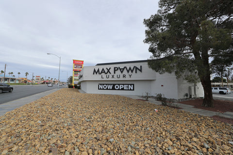 A shot of the outside of the Max Pawn store located in Las Vegas, NV.