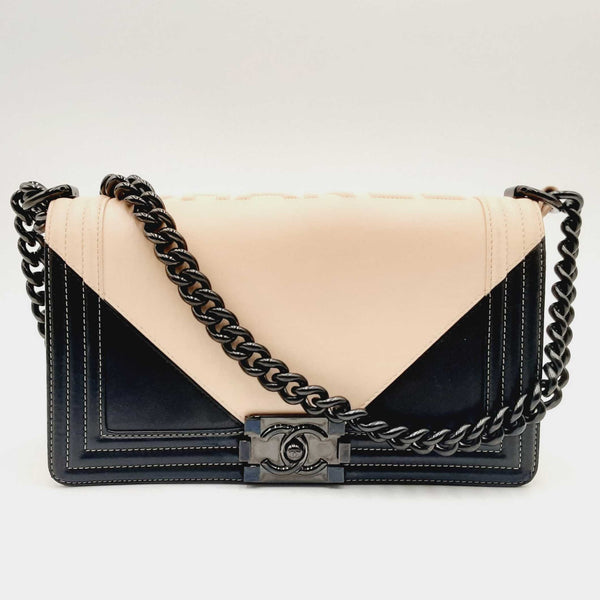 Chanel-Vuitton, Sale n°2140, Lot n°195