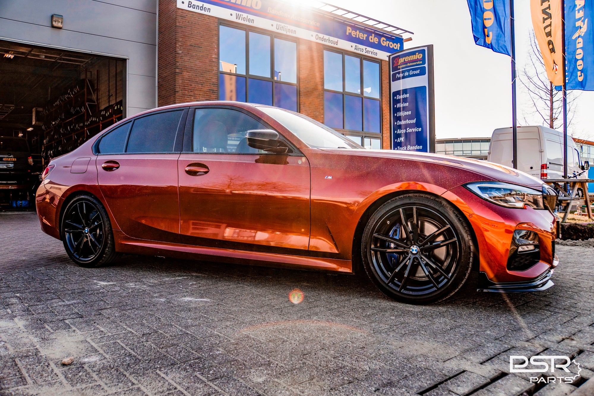 BMW 3er G20 in Sunset Orange: 330i mit M Performance Tuning