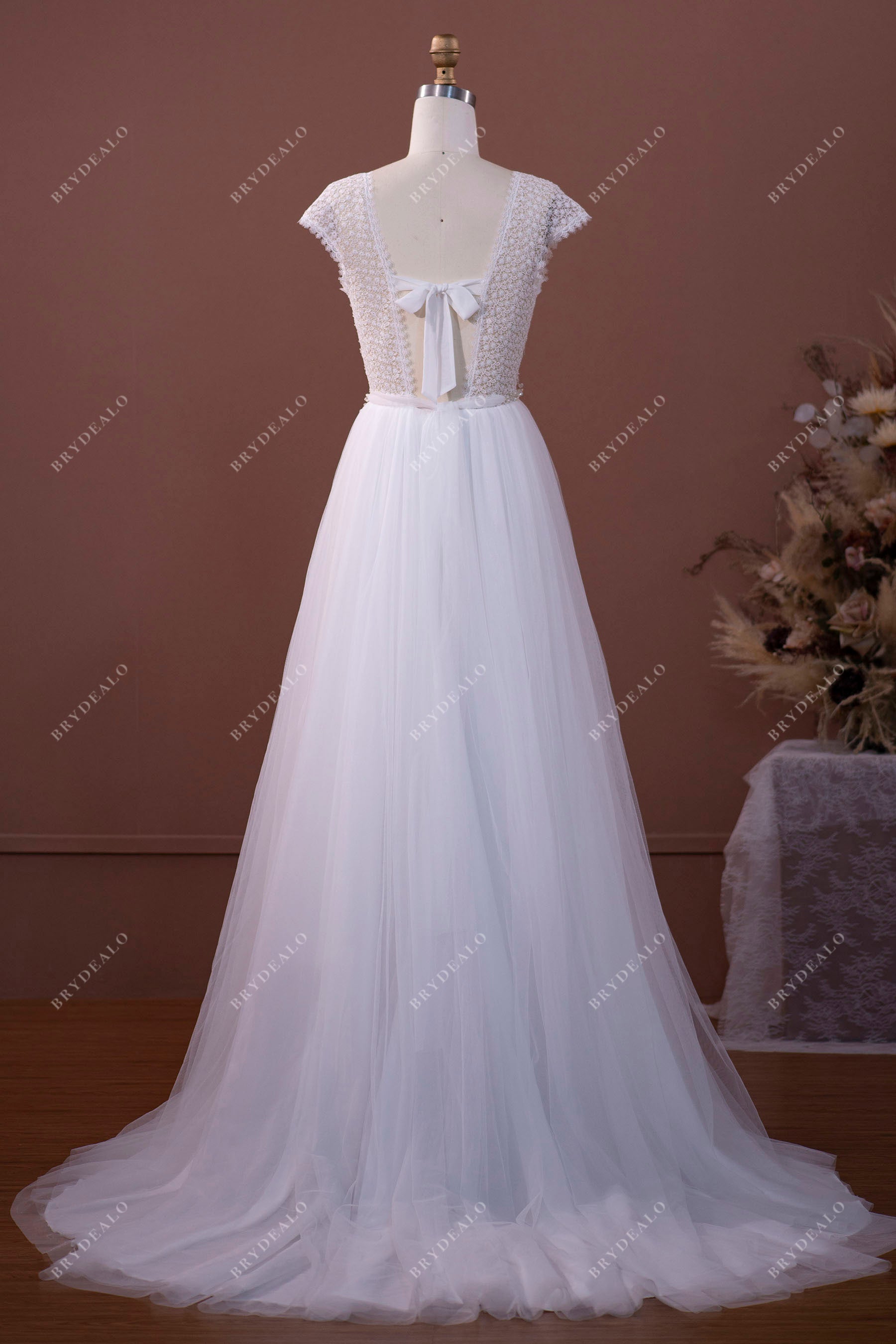 Illusion Sweetheart Neck Cap Sleeve Lace Bridal Gown - Xdressy