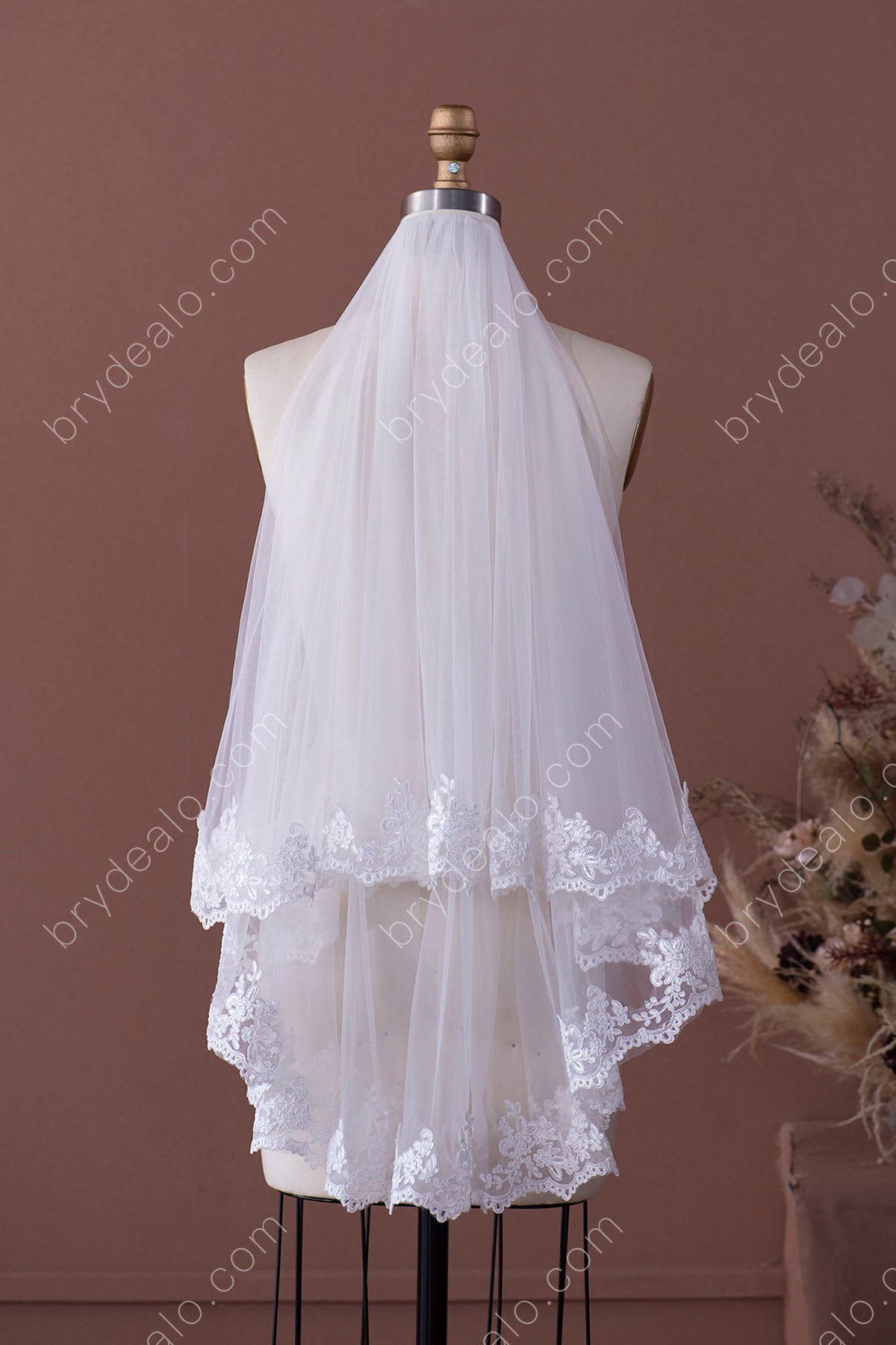 Wedding 2 layer Elbow/Fingertip Veil with Lace Short Tulle Bridal Veil  Bridal Hair Accessory TSDZ031