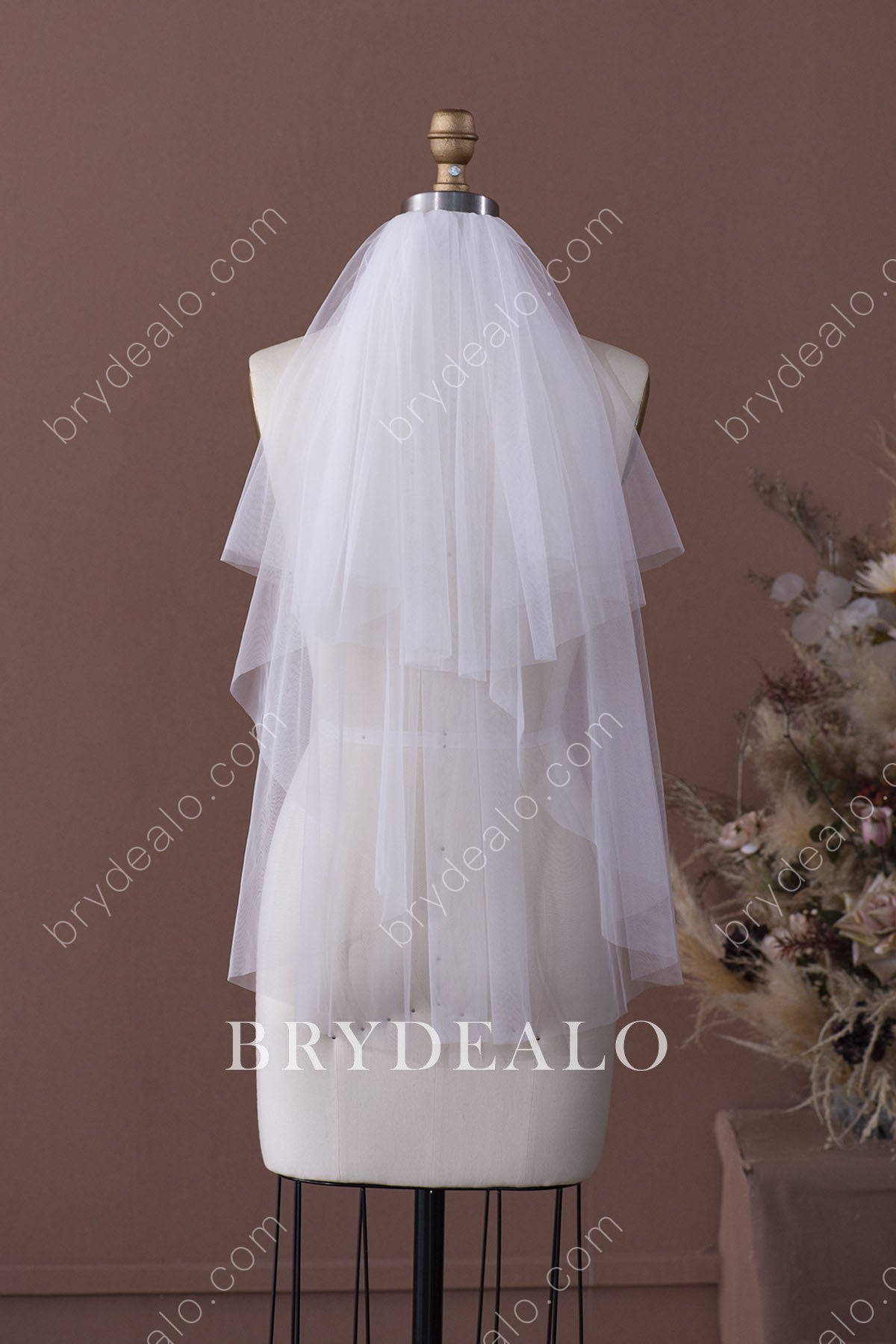 2 tiers Bride Wedding Short Fingertip Length Bridal Tulle Ribbon Edge and  Comb Soft Wedding Bridal Veil Comb Hair