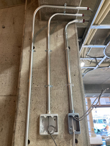 Silver exposed piping (conduit) construction│Standard for stylish renovation