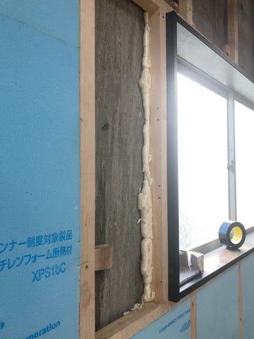 Sprayed urethane foam construction around window frames│Renovation of RC building in Yamanashi