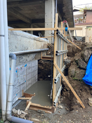 Exterior construction work in Shihotsu, Uenohara City, Yamanashi Prefecture. concrete staircase installation