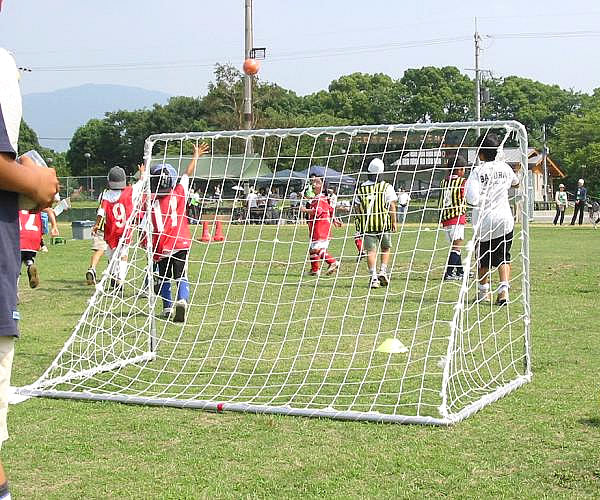 2つ折りミニサッカーゴール