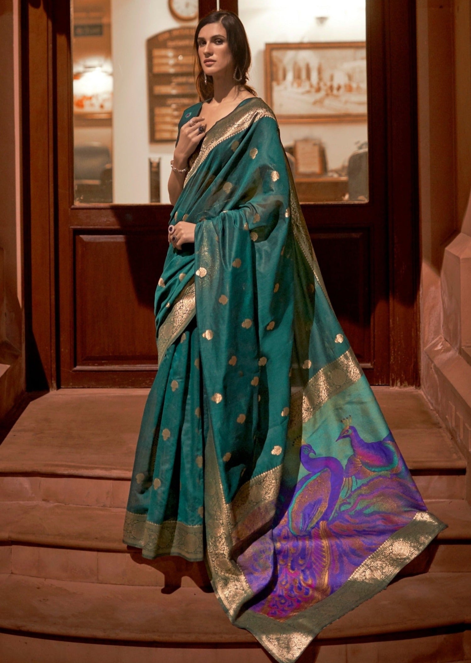 Build A Banarasi Saree Collection Of Your Own With These 9 Stellar  Masterpieces