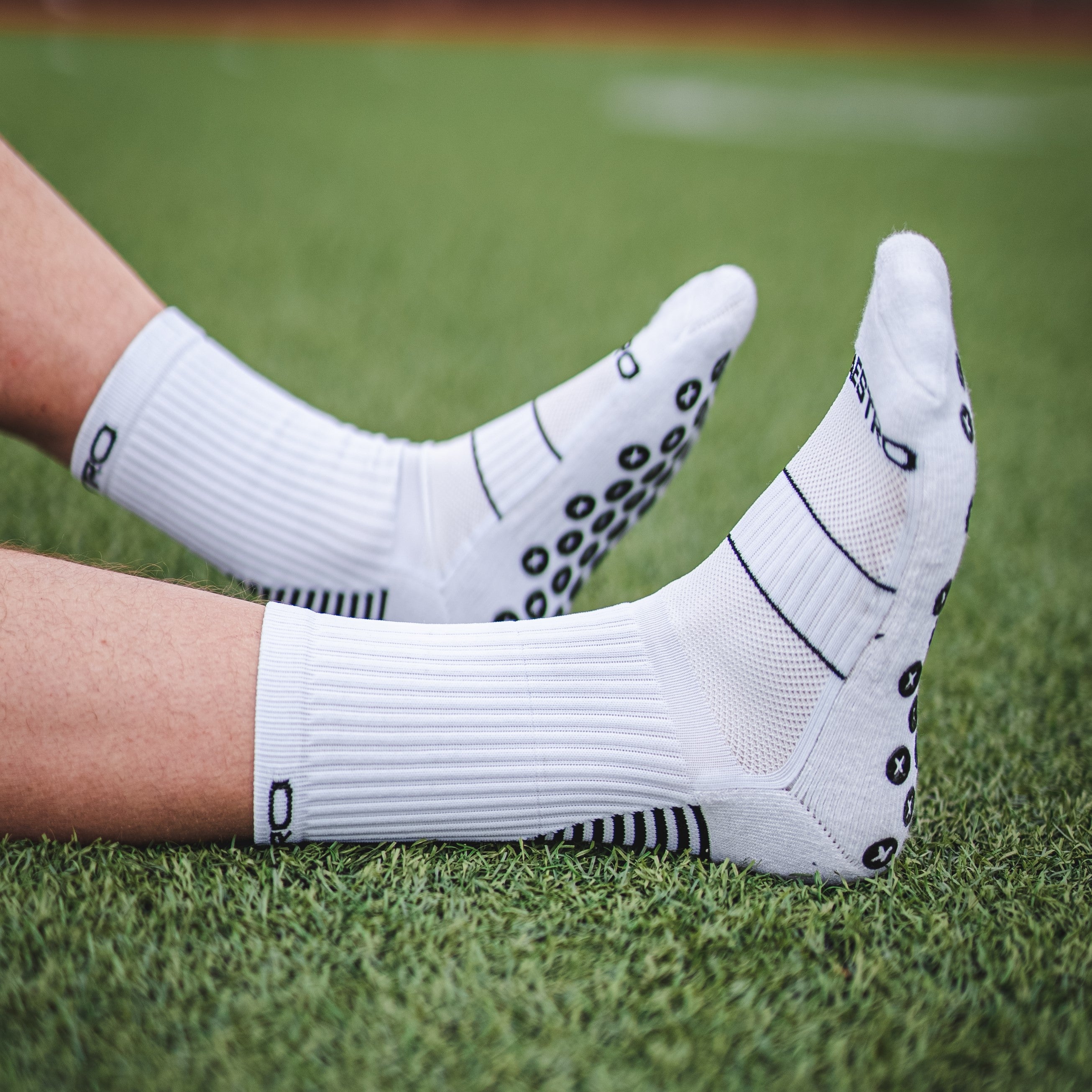 White Maestro Grip Socks – MAESTRO Sportswear