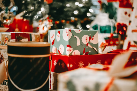 Golfing presents under a Christmas tree?