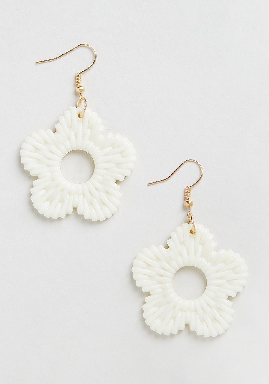 Swaying Daisies Dangle Earrings