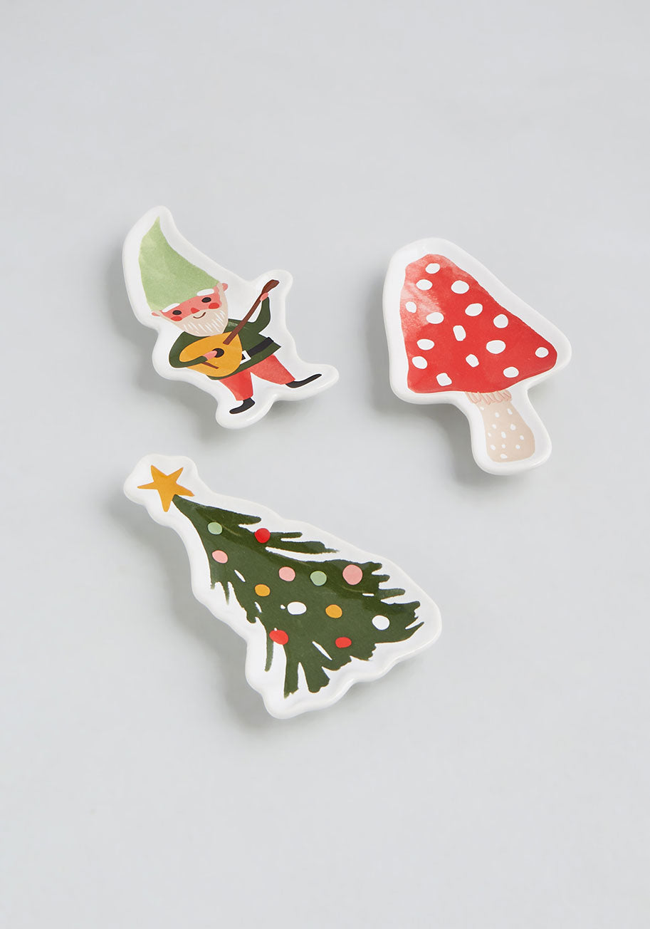 Gnoming Minstrel Ceramic Holiday Plate Set