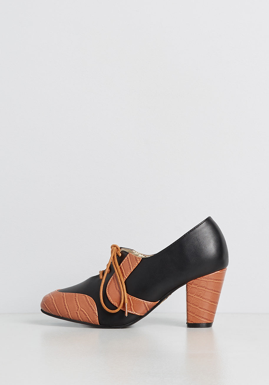 Lulu Hun x Collectif With a Single Step Lace-Up Heel