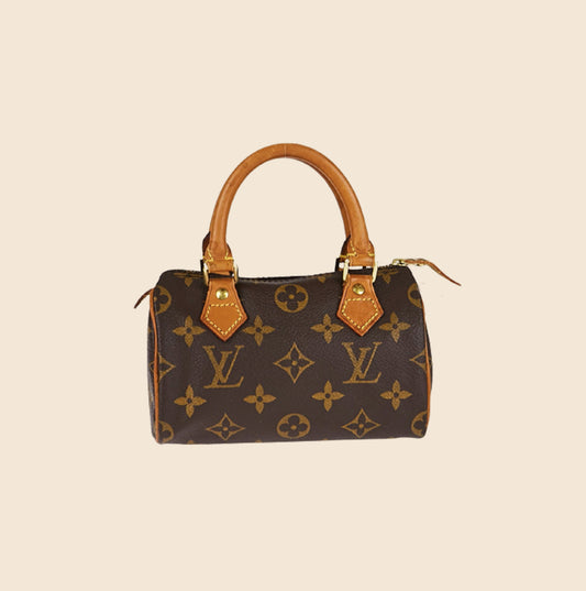 Louis Vuitton Monogram Canvas Croissant PM Hobo Bag at 1stDibs  louis  vuitton croissant pm, louis vuitton half moon bag, louis vuitton croissant  bag pm