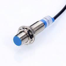 Inductive proximity sensor