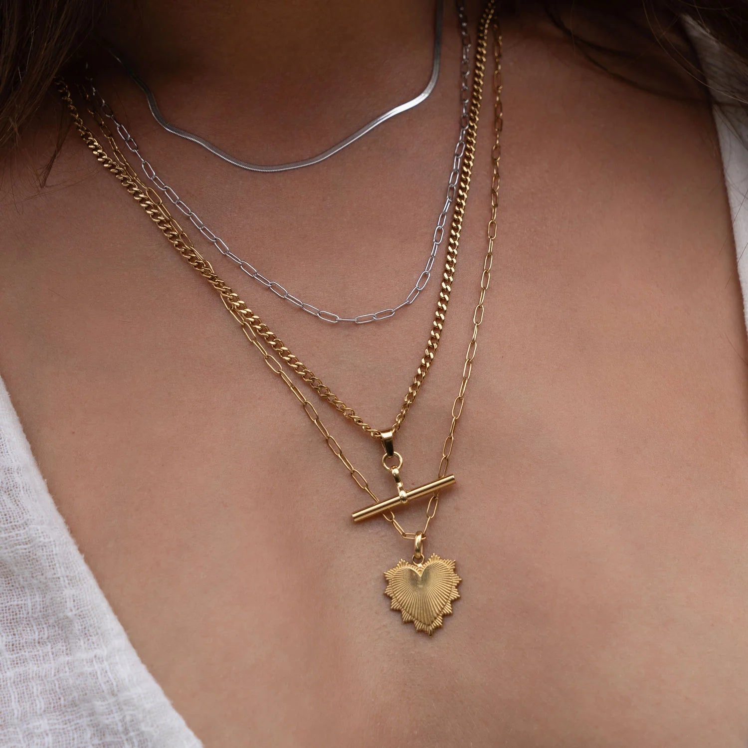 Arms of Eve Queen Of Hearts Necklace - Gold