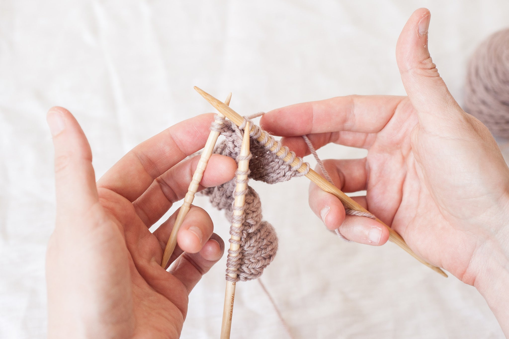 Learn to Knit: Working a Right Cross Cable without a Cable Needle