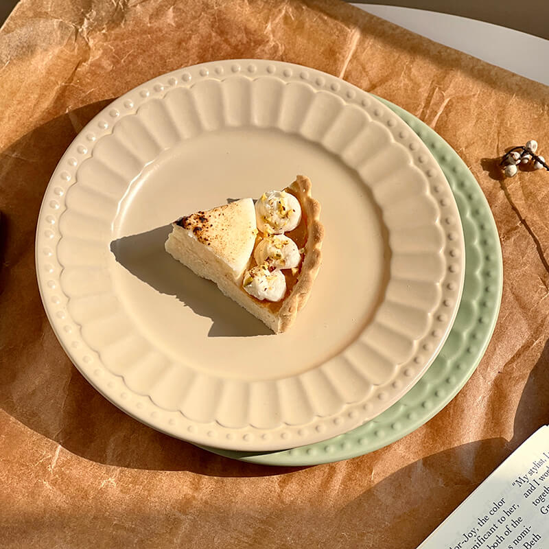  Embossed Simple Ceramic Dinner Plate