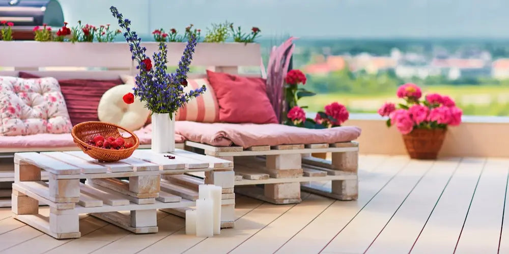 Pourquoi fabriquer sa propre table basse de jardin ?