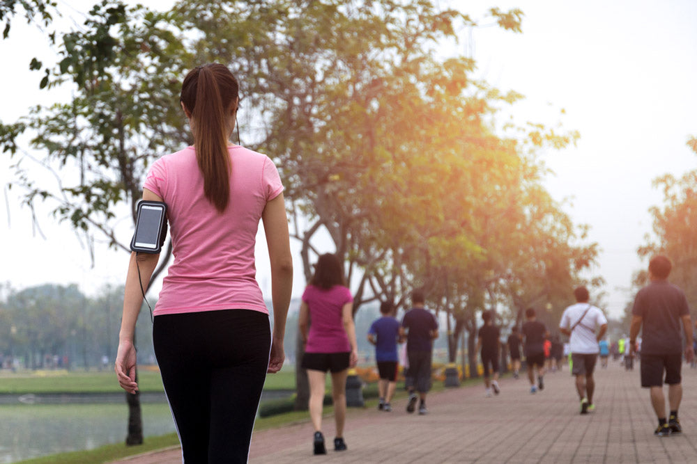 Ci sono degli aspetti fondamentali che rendono la camminata una scelta perfetta per avviarsi allo sport