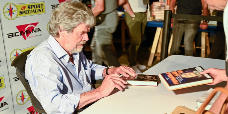 Reinhold Messner al firmacopie