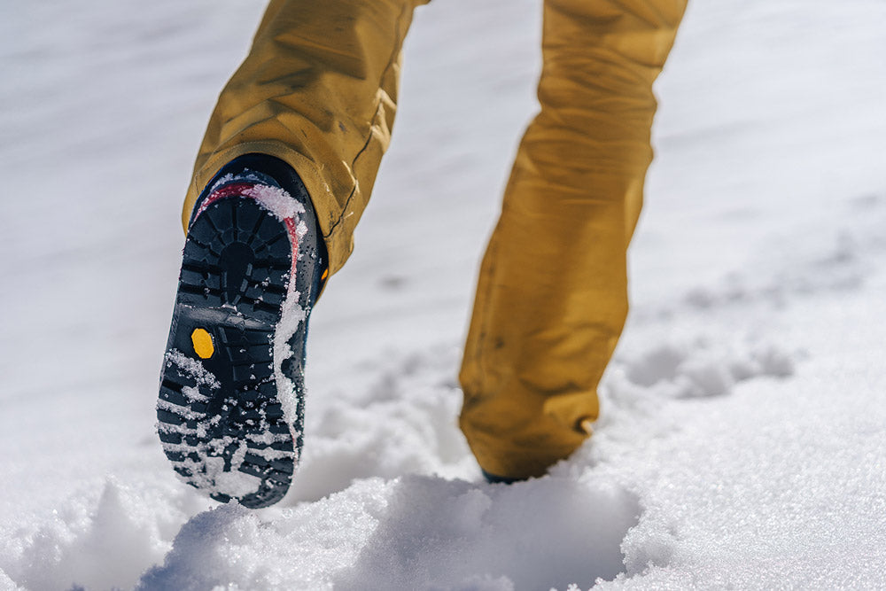 Scarpe da alpinismo nella neve