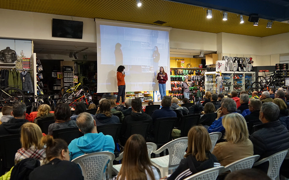 Beatrice Colli sul palco con il suo allenatore Fabio Palma.