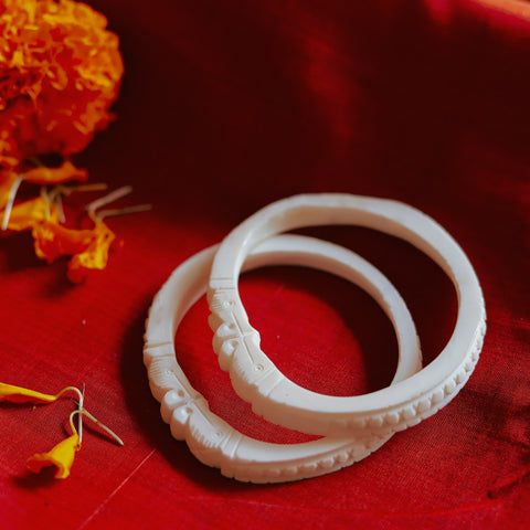 Buy Plastic Gold Plated Shakha Pola Bangle Set for Women (Flower White)  (2-4) at Amazon.in