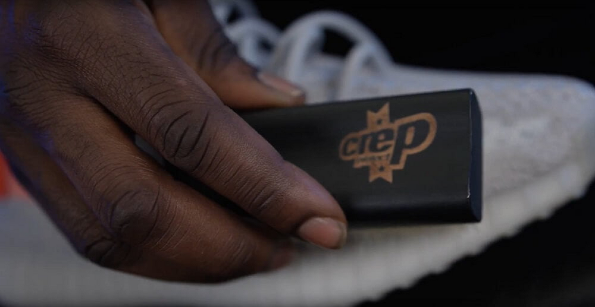 Wie verwende ich Crep Protect Spray? - Sneaker Essentials