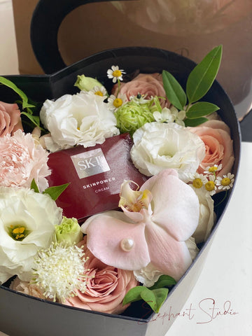 flower gift box with skin care product