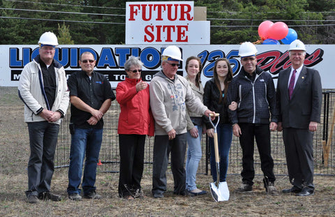 Groundbreaking for the new location of Liquidation 125 Plus