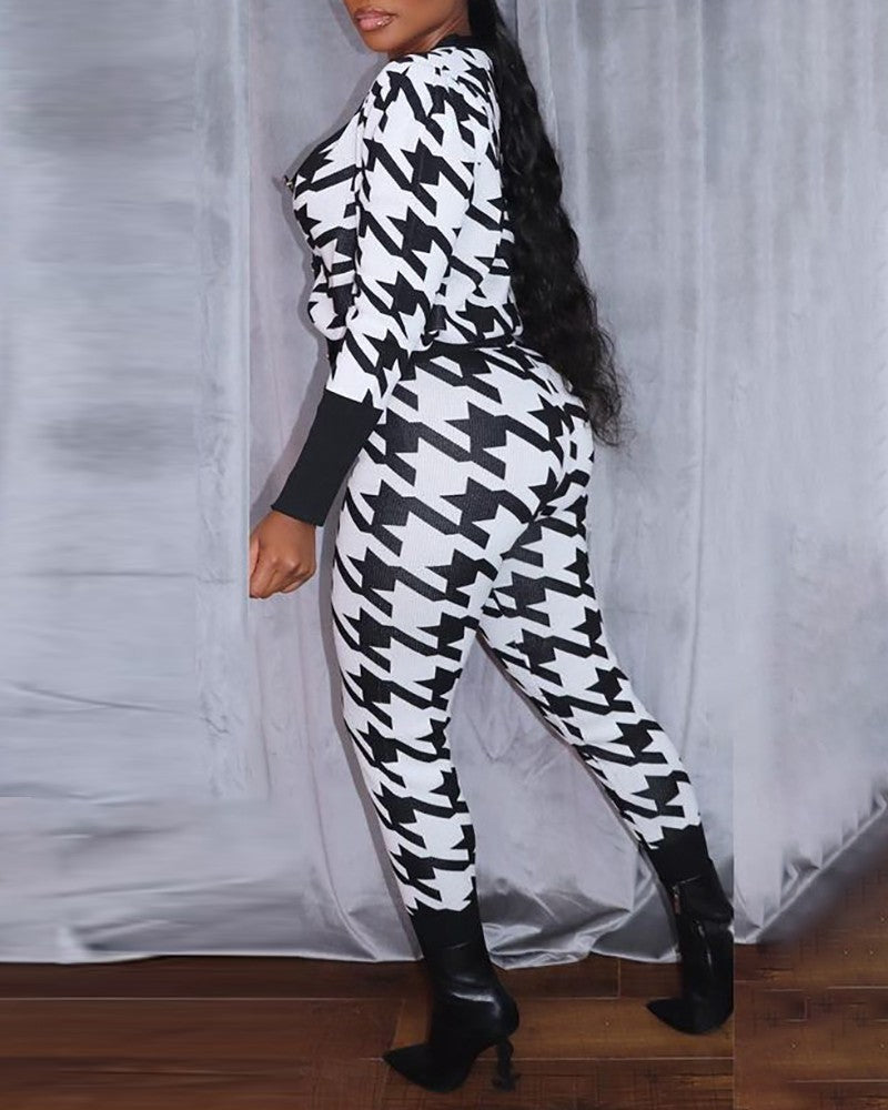 WDIRARA Women's High Waisted Houndstooth Print Plaid Split Hem Bell Bottom  Long Pants Black and White S at Amazon Women's Clothing store