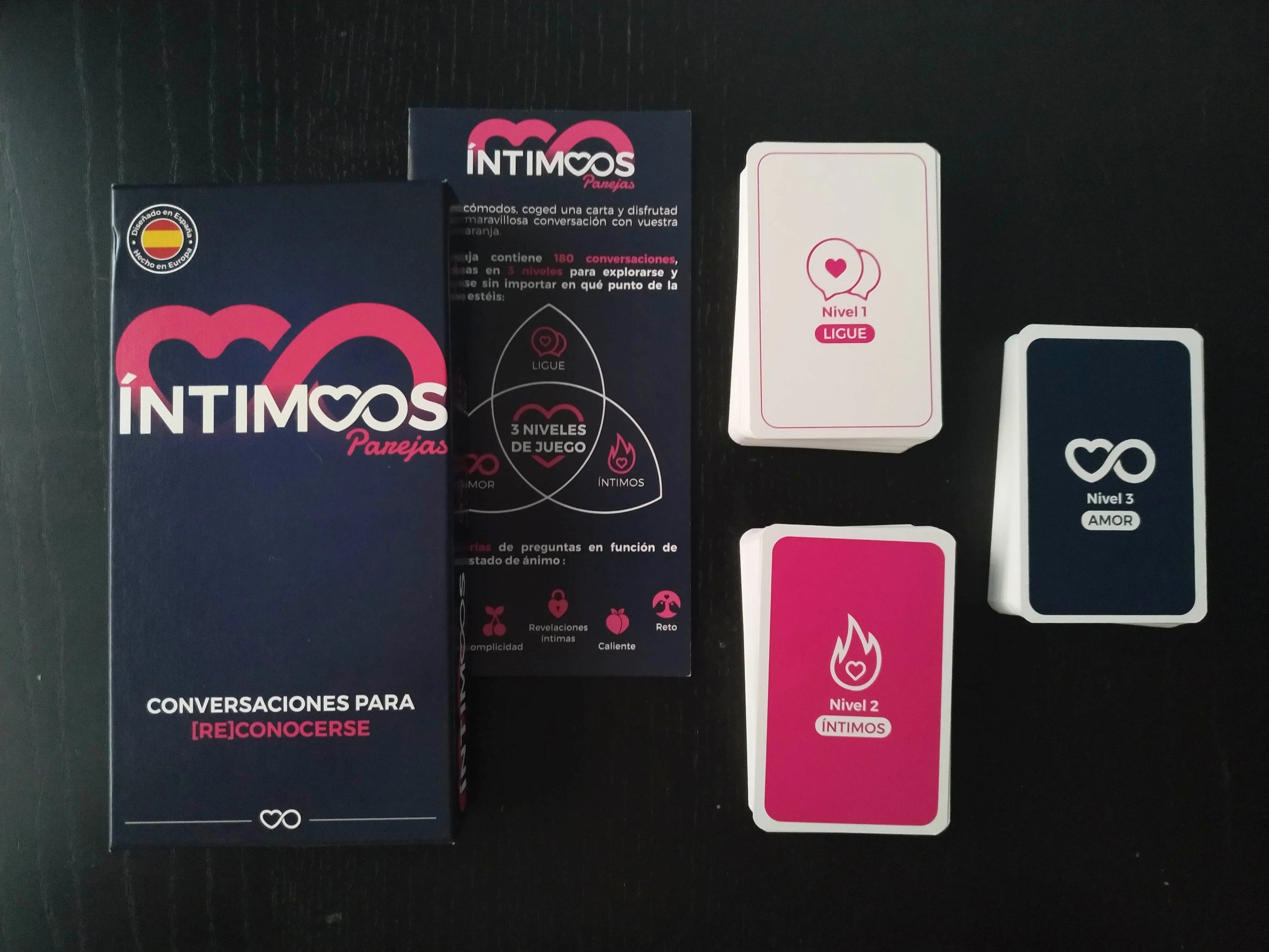 Juego de cartas Íntimoos: Retos En Pareja Asmodee · La Caja · El