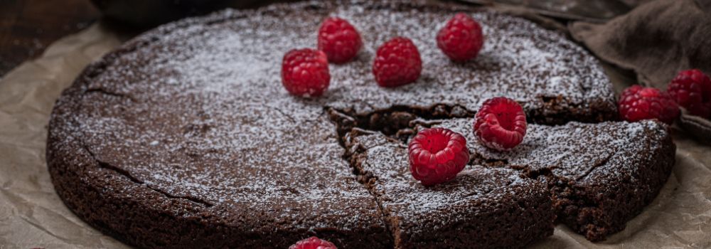 vegansk kladdkaka med hallon