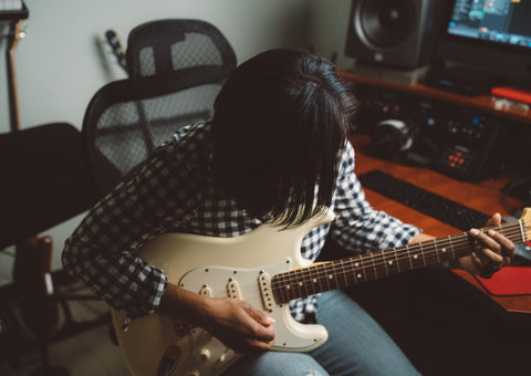 Geryah with Guitar